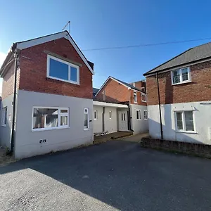 https://ashley-road-apartments.tophotelsbath.com
