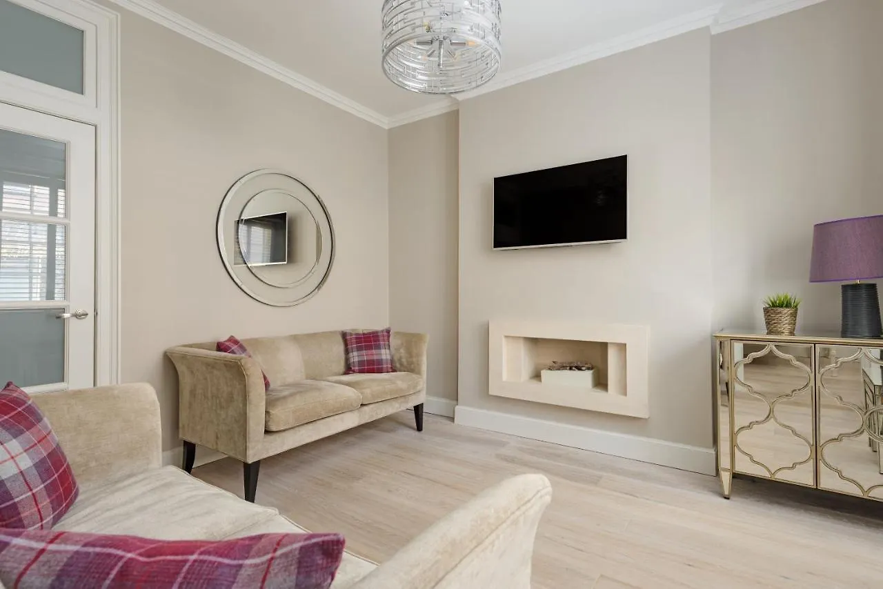 The Rose Street Apartment location