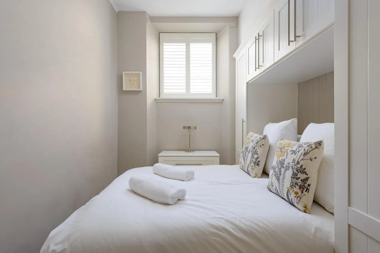 The Rose Street Apartment エディンバラ イギリス